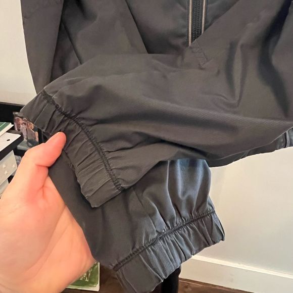 🌻Lululemon Jacket - Picture 5 of 9